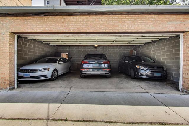 3810 N Fremont Street 2B, Chicago, IL 60613