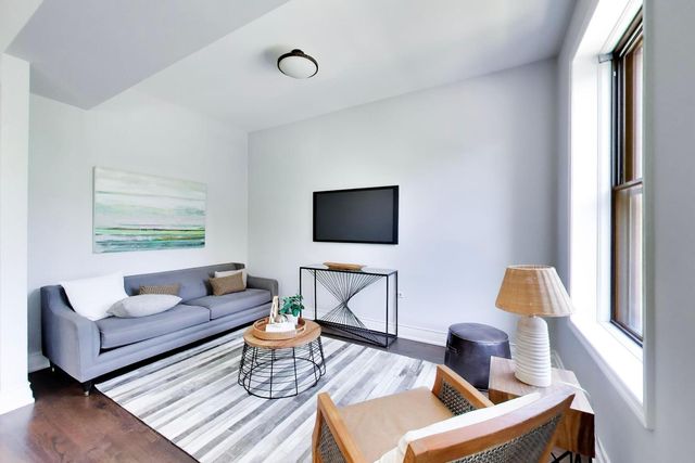 3810 N Fremont Street 2B, Chicago, IL 60613