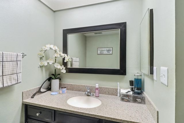 112 Touchstone Pl, West Sacramento, CA 95691