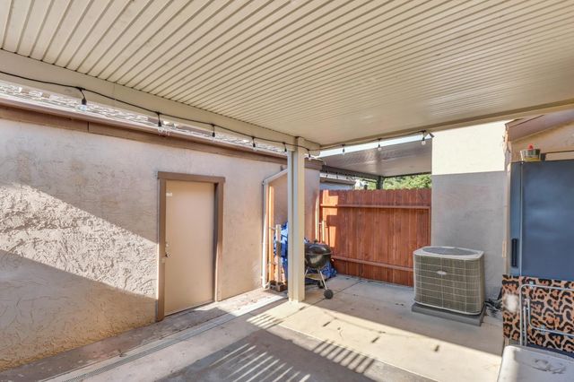 112 Touchstone Pl, West Sacramento, CA 95691