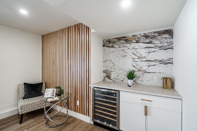 12500 W Scarborough DRIVE, New Berlin, WI 53151