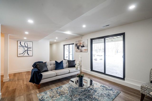 12500 W Scarborough DRIVE, New Berlin, WI 53151