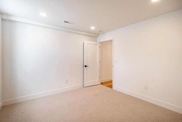 12500 W Scarborough DRIVE, New Berlin, WI 53151