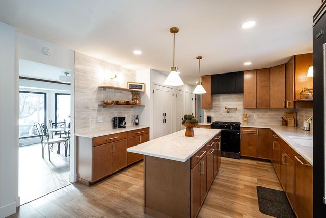 12500 W Scarborough DRIVE, New Berlin, WI 53151