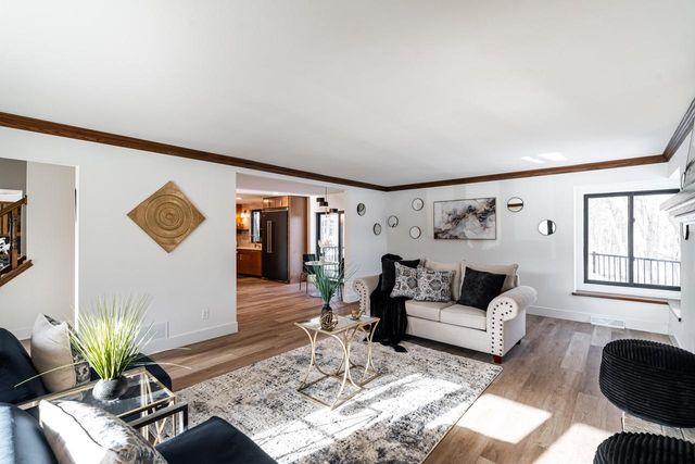 12500 W Scarborough DRIVE, New Berlin, WI 53151