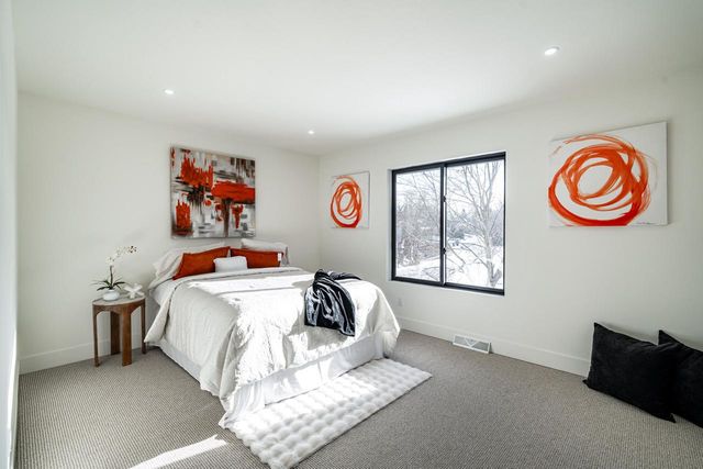 12500 W Scarborough DRIVE, New Berlin, WI 53151