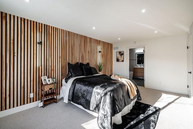 12500 W Scarborough DRIVE, New Berlin, WI 53151