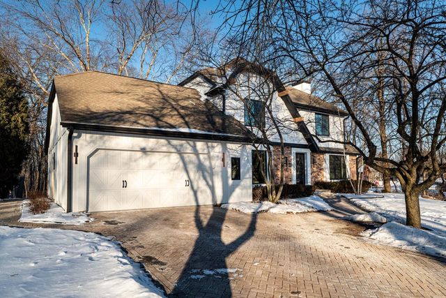 12500 W Scarborough DRIVE, New Berlin, WI 53151