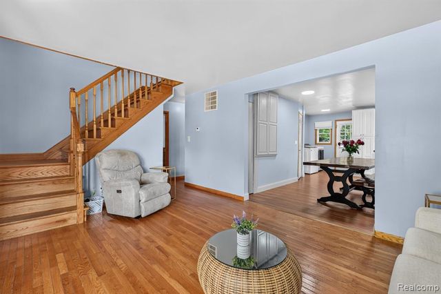 1120 Redleaf Lane, Ypsilanti, MI 48198