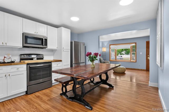1120 Redleaf Lane, Ypsilanti, MI 48198
