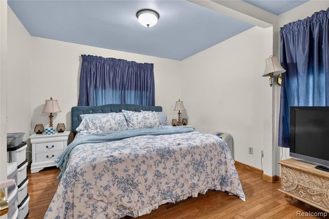 1120 Redleaf Lane, Ypsilanti, MI 48198