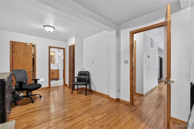 1120 Redleaf Lane, Ypsilanti, MI 48198