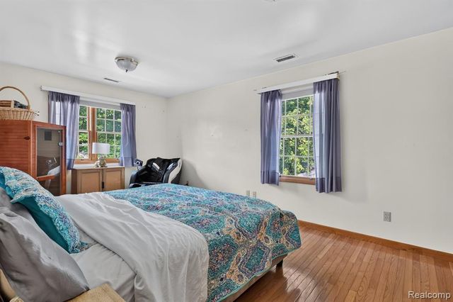 1120 Redleaf Lane, Ypsilanti, MI 48198