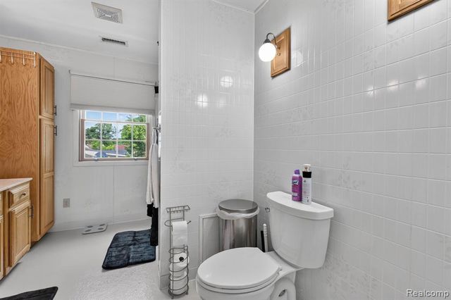 1120 Redleaf Lane, Ypsilanti, MI 48198