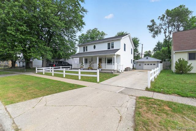1120 Redleaf Lane, Ypsilanti, MI 48198