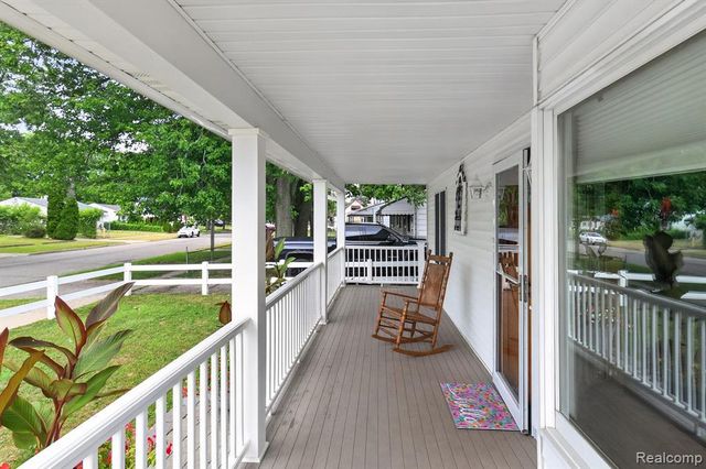 1120 Redleaf Lane, Ypsilanti, MI 48198