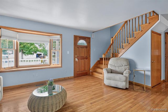 1120 Redleaf Lane, Ypsilanti, MI 48198