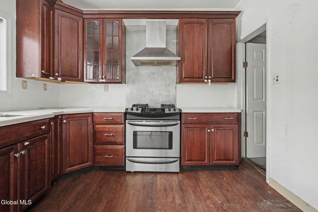 26 Everett Road, Colonie, NY 12205