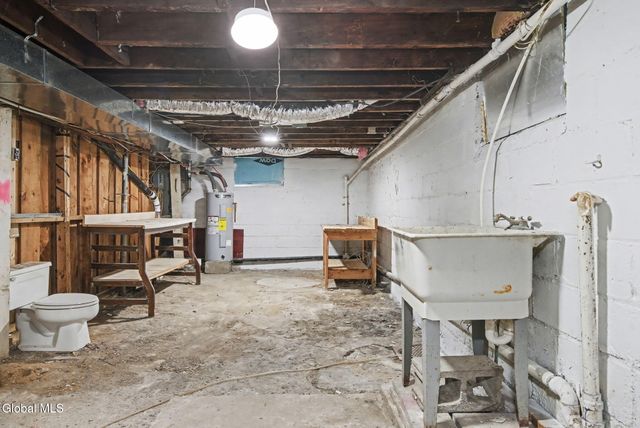 26 Everett Road, Colonie, NY 12205