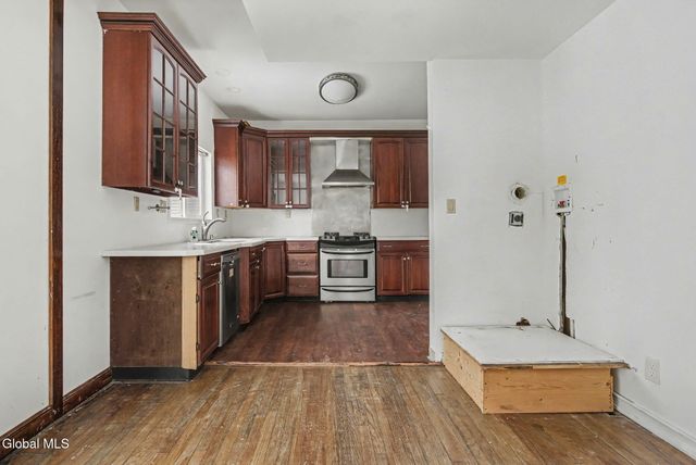 26 Everett Road, Colonie, NY 12205