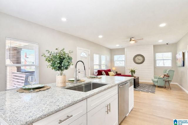 2615 AVENUE F, Birmingham, AL 35218