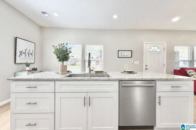 2615 AVENUE F, Birmingham, AL 35218