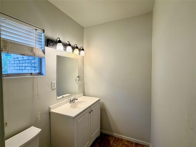 17501 FM 150, Driftwood, TX 78619