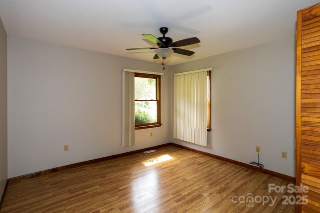 9 Lorena Drive, Asheville, NC 28806