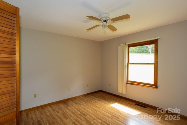 9 Lorena Drive, Asheville, NC 28806