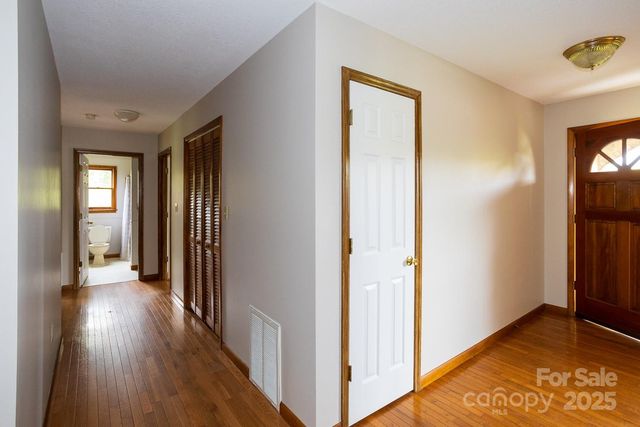 9 Lorena Drive, Asheville, NC 28806