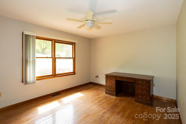 9 Lorena Drive, Asheville, NC 28806