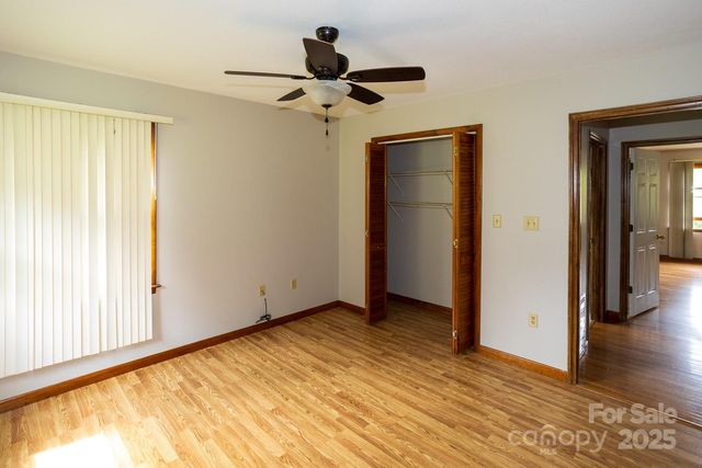 9 Lorena Drive, Asheville, NC 28806