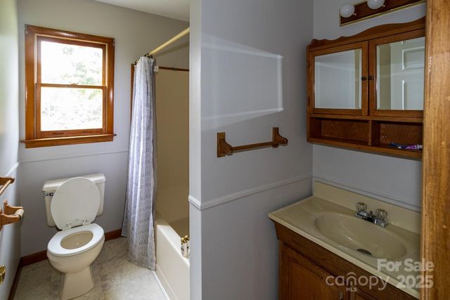 9 Lorena Drive, Asheville, NC 28806