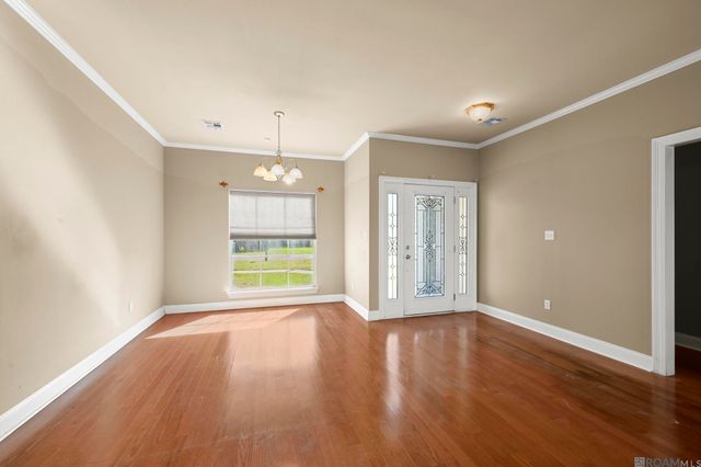 2227 Benedetto Ln, Port Allen, LA 70767