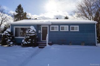 823 Southwood Drive, Fenton, MI 48430