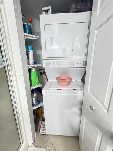 8116 Severn Dr C, Boca Raton, FL 33433