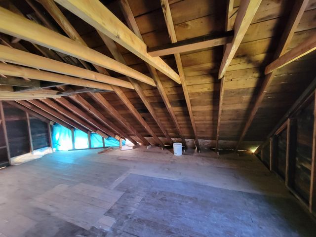 1182 N Salt Creek Road, Burns Harbor, IN 46304