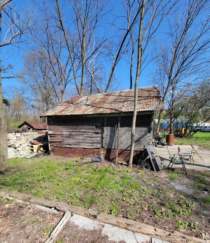 1182 N Salt Creek Road, Burns Harbor, IN 46304