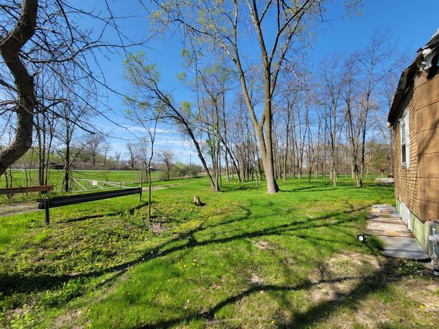 1182 N Salt Creek Road, Burns Harbor, IN 46304