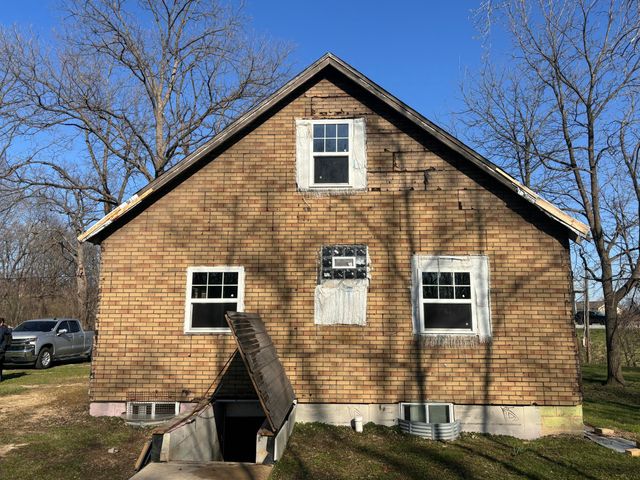 1182 N Salt Creek Road, Burns Harbor, IN 46304