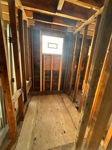 1182 N Salt Creek Road, Burns Harbor, IN 46304