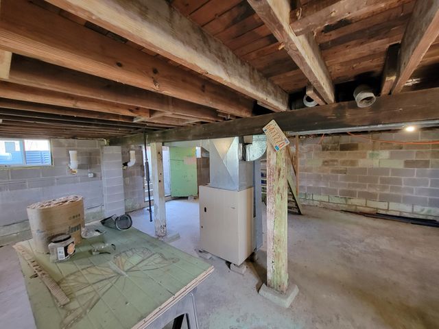 1182 N Salt Creek Road, Burns Harbor, IN 46304
