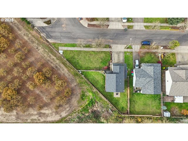 2488 Sw TAYLOR Dr, Mc Minnville, OR 97128