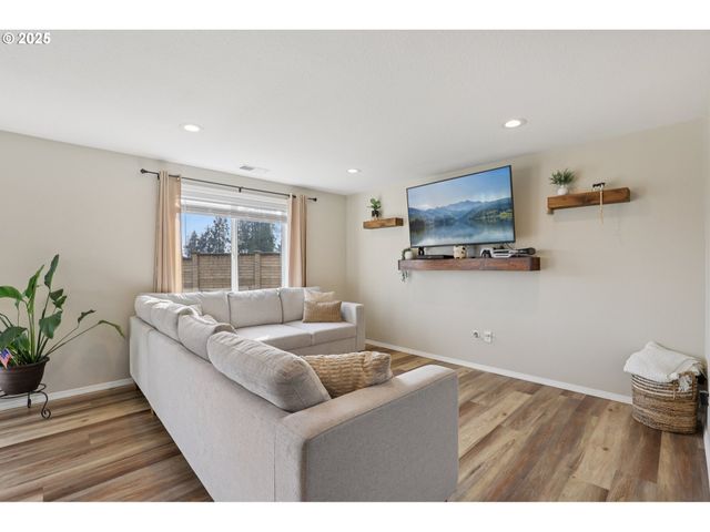 2488 Sw TAYLOR Dr, Mc Minnville, OR 97128