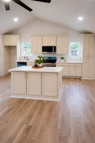 910 S Chatfield Street, Ennis, TX 75119