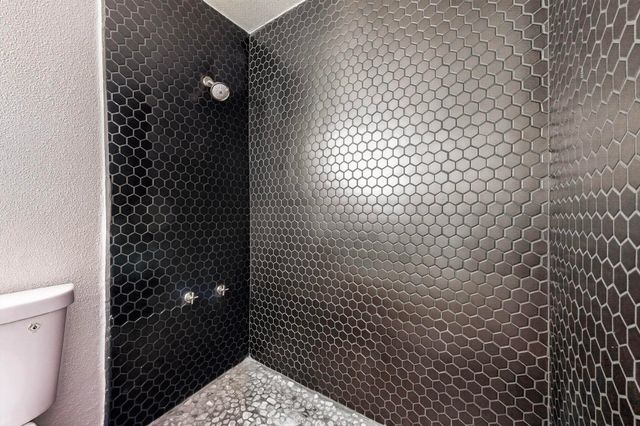 910 S Chatfield Street, Ennis, TX 75119