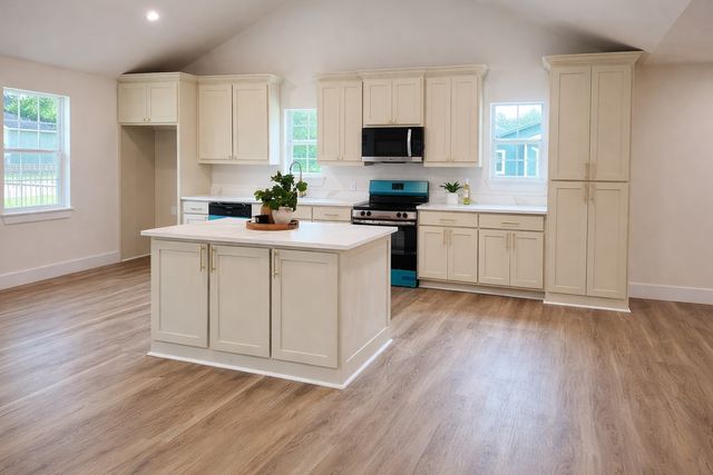 910 S Chatfield Street, Ennis, TX 75119