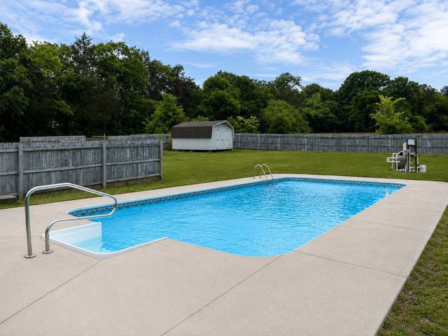 1788 Seavy Hight Rd, Columbia, TN 38401