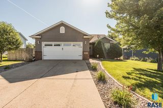5304 S Mayo Ave, Sioux Falls, SD 57106