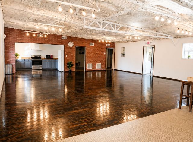 27 Navaho Court, Valley View, TX 76272